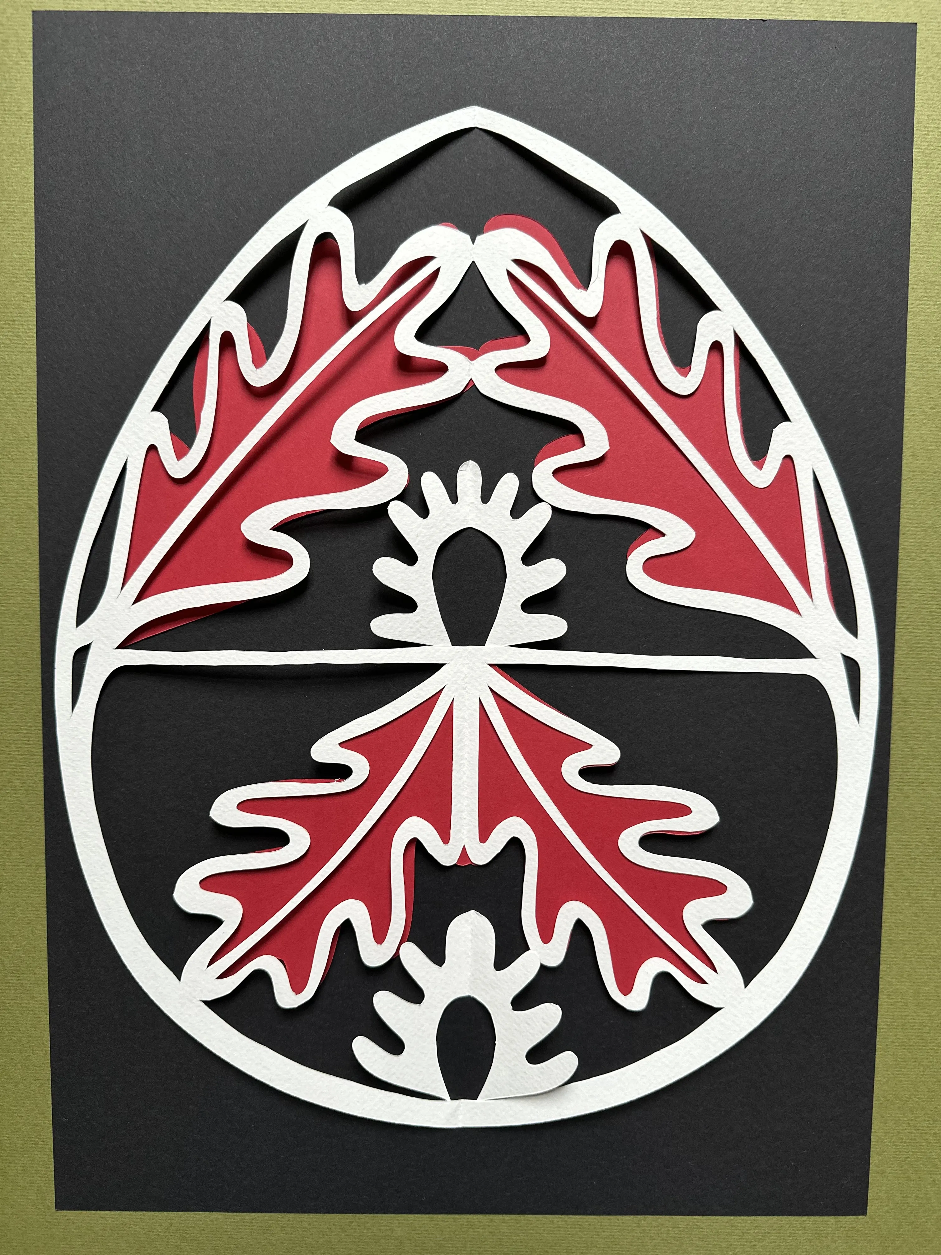 Image of "Дубове листя" by Дарія Альошкіна, size: 40х50, Папір medium, part of the Витинанка-писанка(за мотивами подільських писанок) series, priced at €100