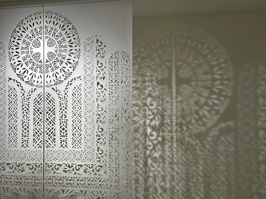 Image of Київська Русь by Дарія Альошкіна, size: 200*270, Папір medium, part of the Витинанки великого формату series, priced at €2400